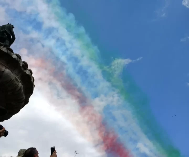 frecce Tricolori: foi só o tempo de sacar o celular para pegar o rastro...