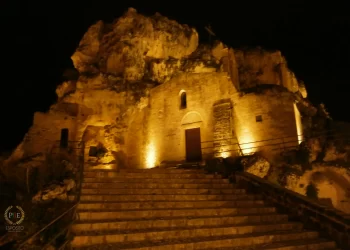 Matera: talhada num maciço calcário, Madonna de Idris me surpreende (I)